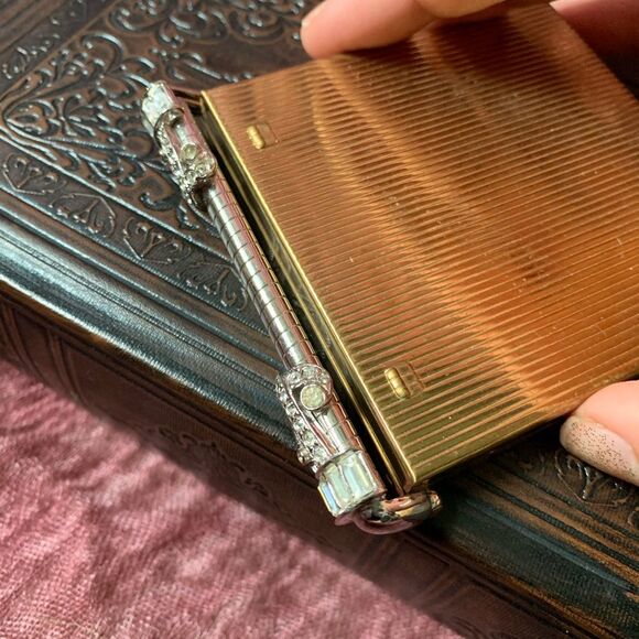 Vintage Volupte Swing Lock Gold Metal & Rhinestone Art Nouveau Mirror Compact - Picture 3 of 9